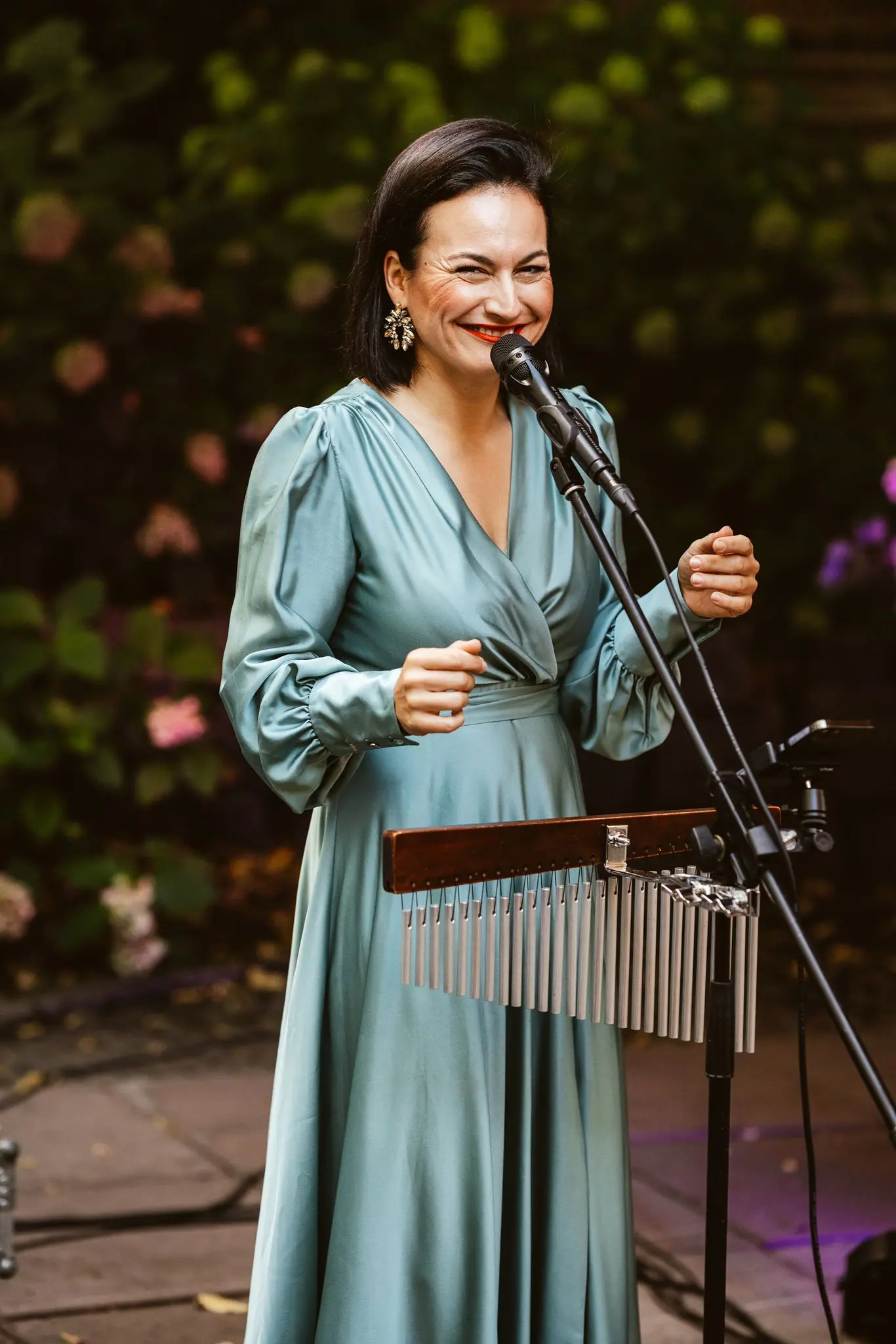 Leichte Stimmung mit Bella Acoustic Vibes im Innenhof