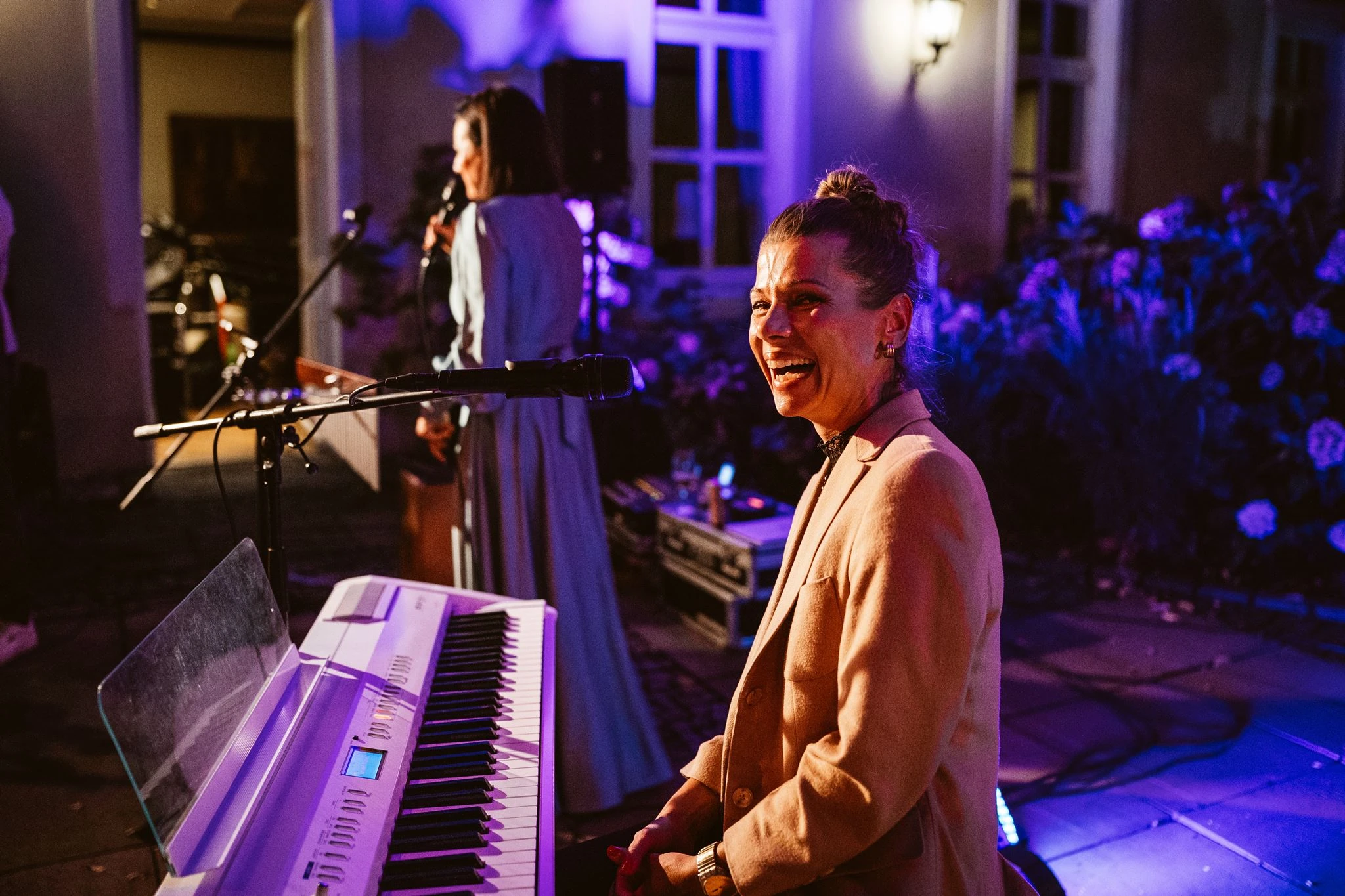 Dinner, warme Lichter, Musik und Feuerwerk am Abend in der Engelsburg