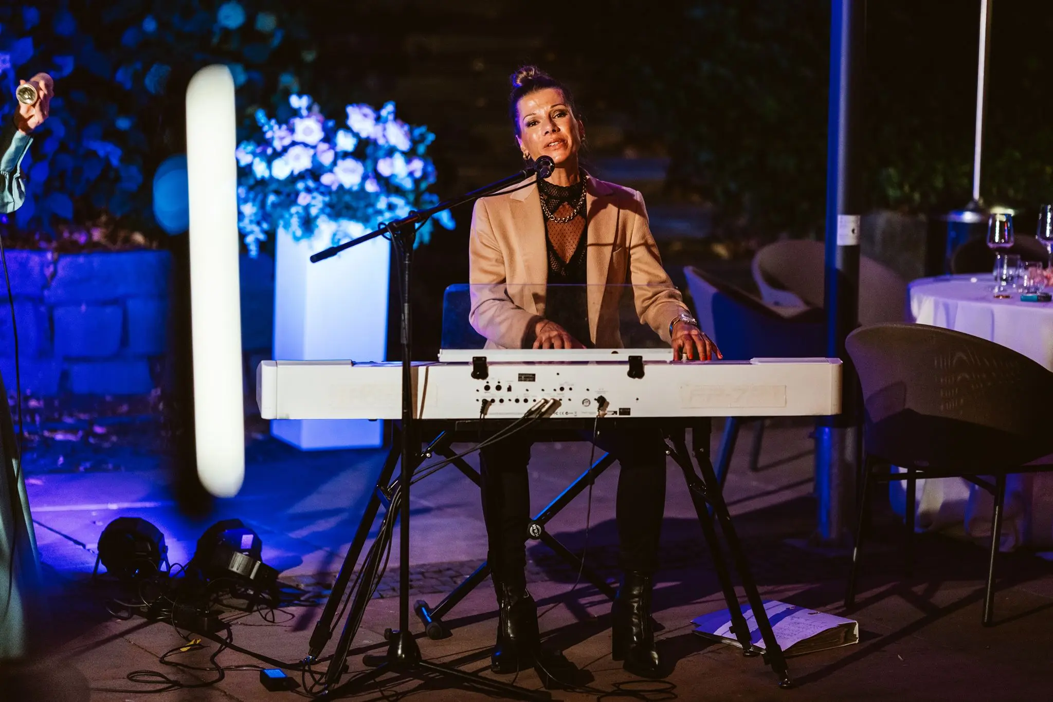 Livemusik unter den Lichtern der Engelsburg