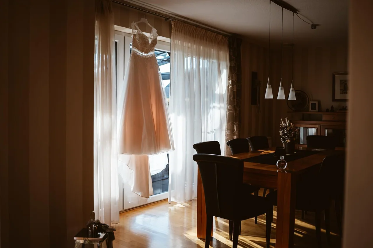 Brautkleid im Elternhaus