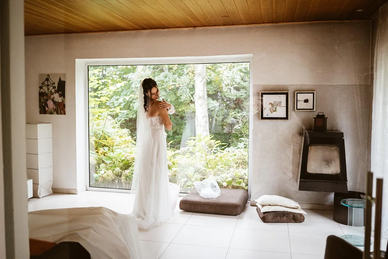 Michelle bereitet sich für die Hochzeit vor