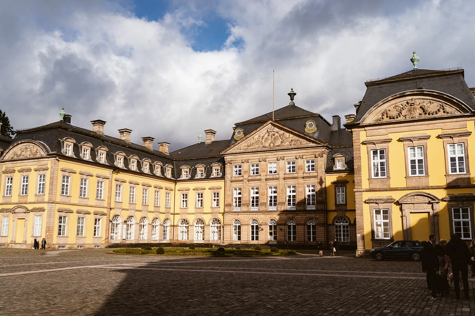 Das Schloss Bad Arolsen vor der standesamtlichen Hochzeit