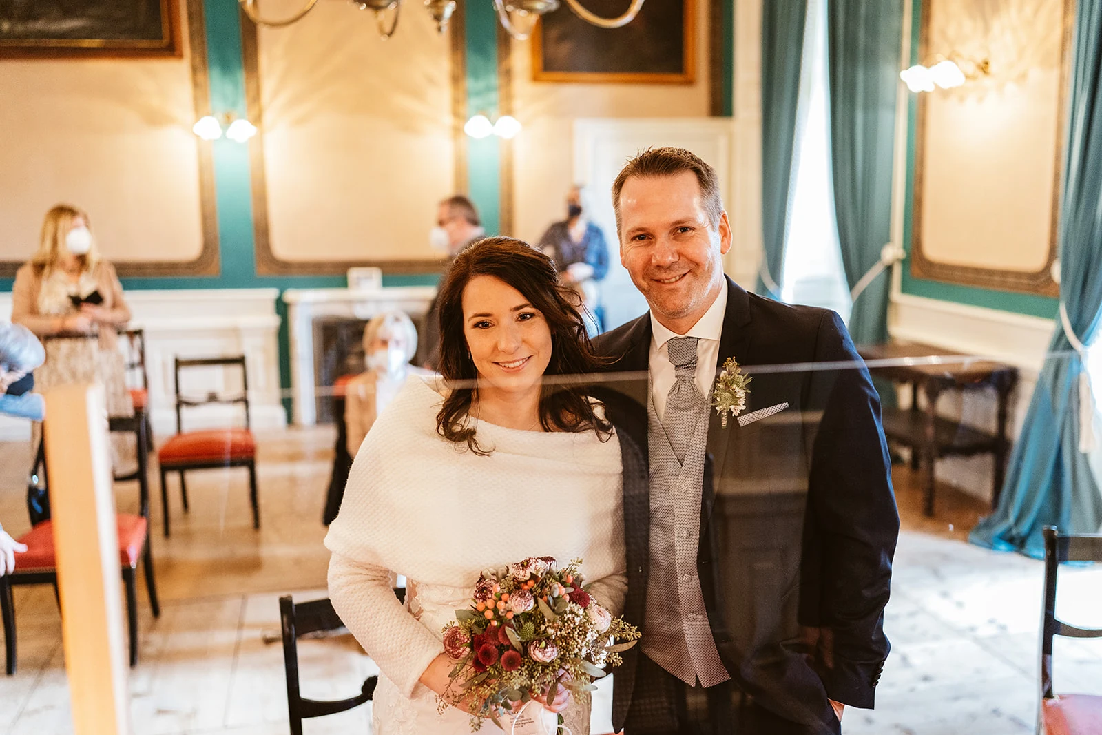 Svenja und Florian im Trauzimmer